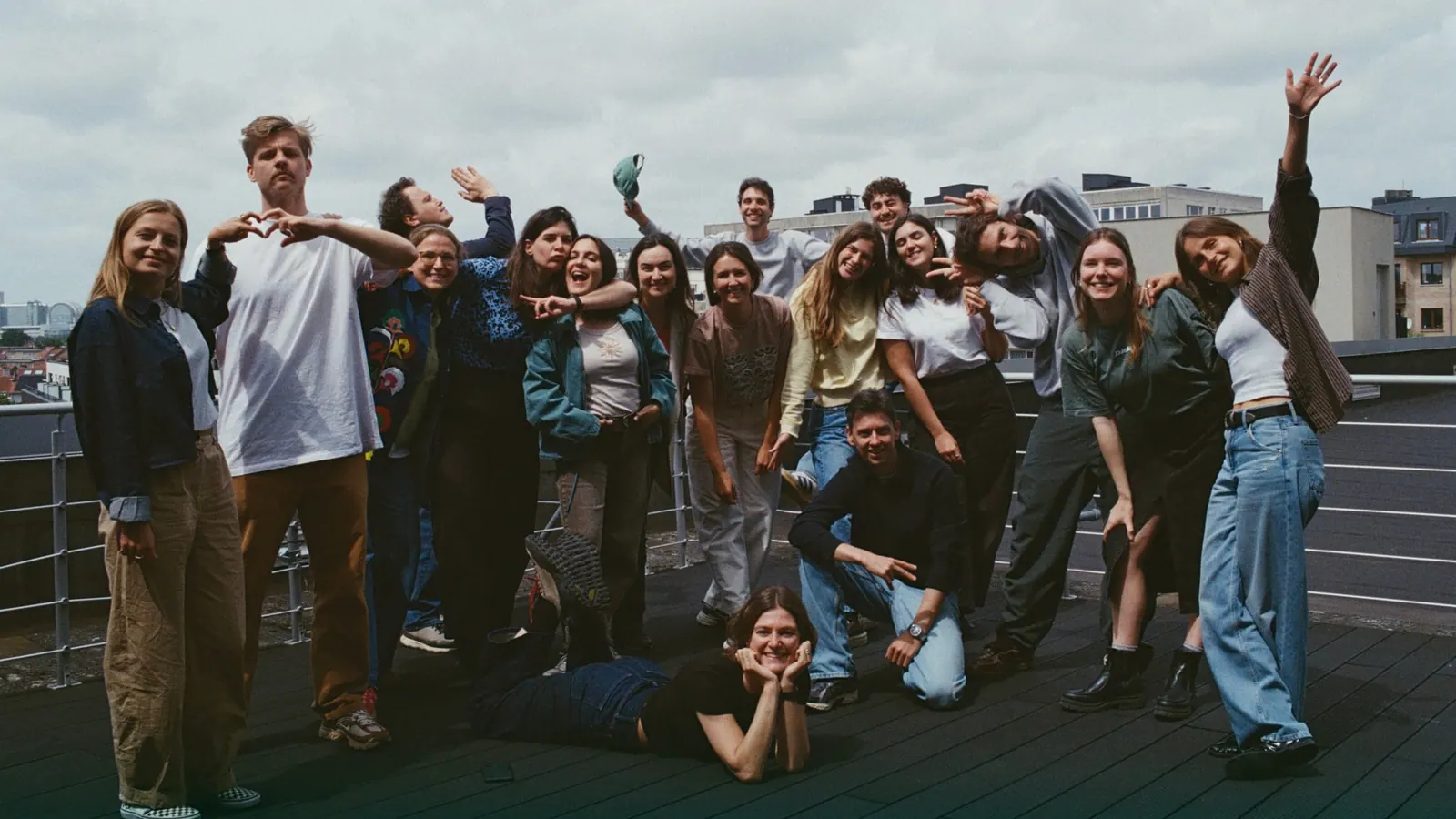 Het SnakLab team op het dak in Brussel